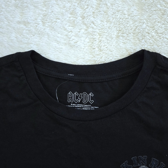 Freeze🥶⚡AC/DC⚡ "Back In Black"🖤 Graphic Tee👕 - NWOT - Picture 5 of 16